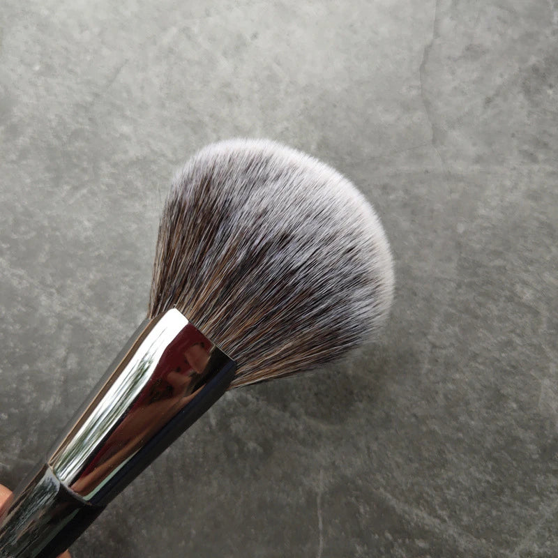 LOYBJ Face Contour Makeup Brushes Fan-shaped Professional Powder Blush Highlighter Bronzer V Face Silhouette Cosmetic Brush Tool