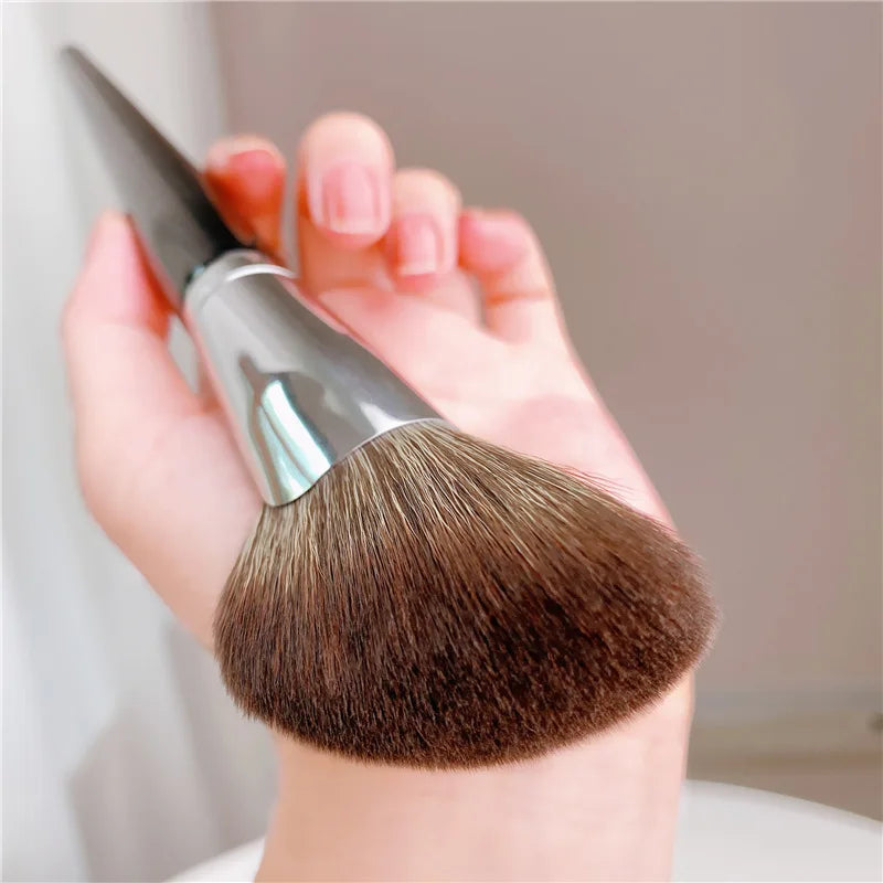 LOYBJ Face Contour Makeup Brushes Fan-shaped Professional Powder Blush Highlighter Bronzer V Face Silhouette Cosmetic Brush Tool