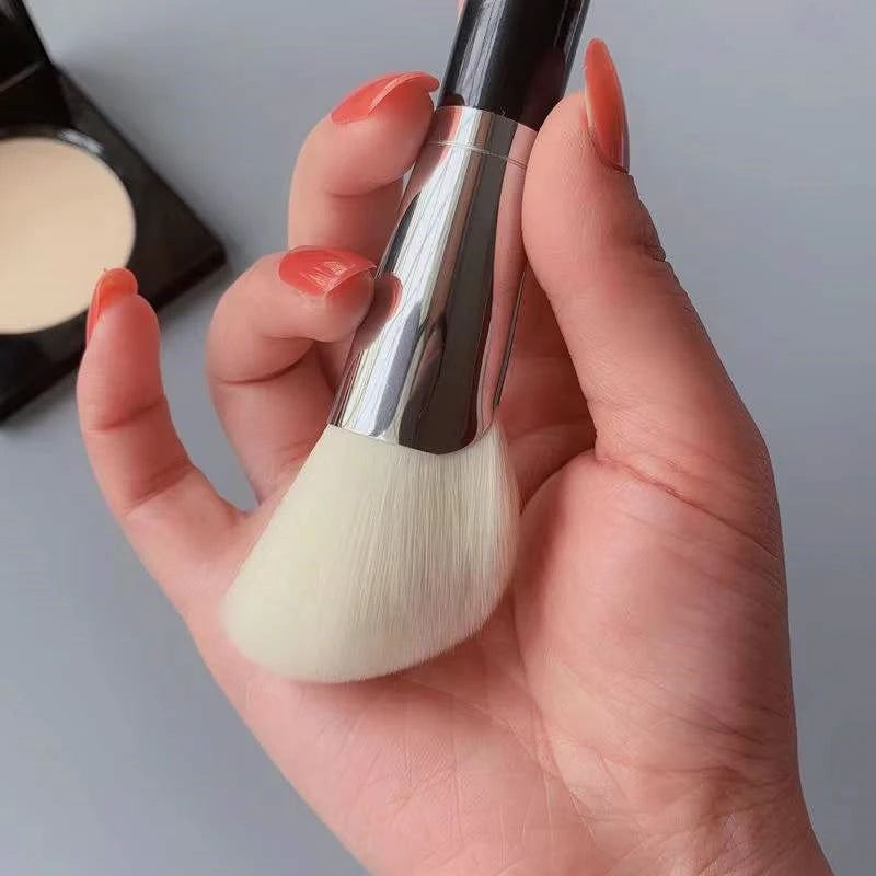 LOYBJ Face Contour Makeup Brushes Fan-shaped Professional Powder Blush Highlighter Bronzer V Face Silhouette Cosmetic Brush Tool