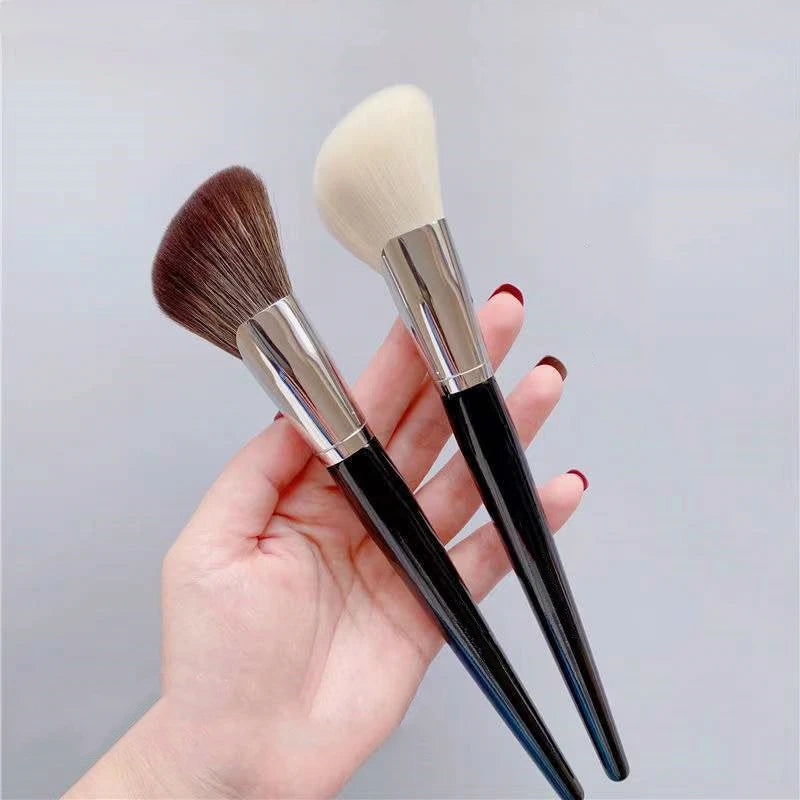 LOYBJ Face Contour Makeup Brushes Fan-shaped Professional Powder Blush Highlighter Bronzer V Face Silhouette Cosmetic Brush Tool